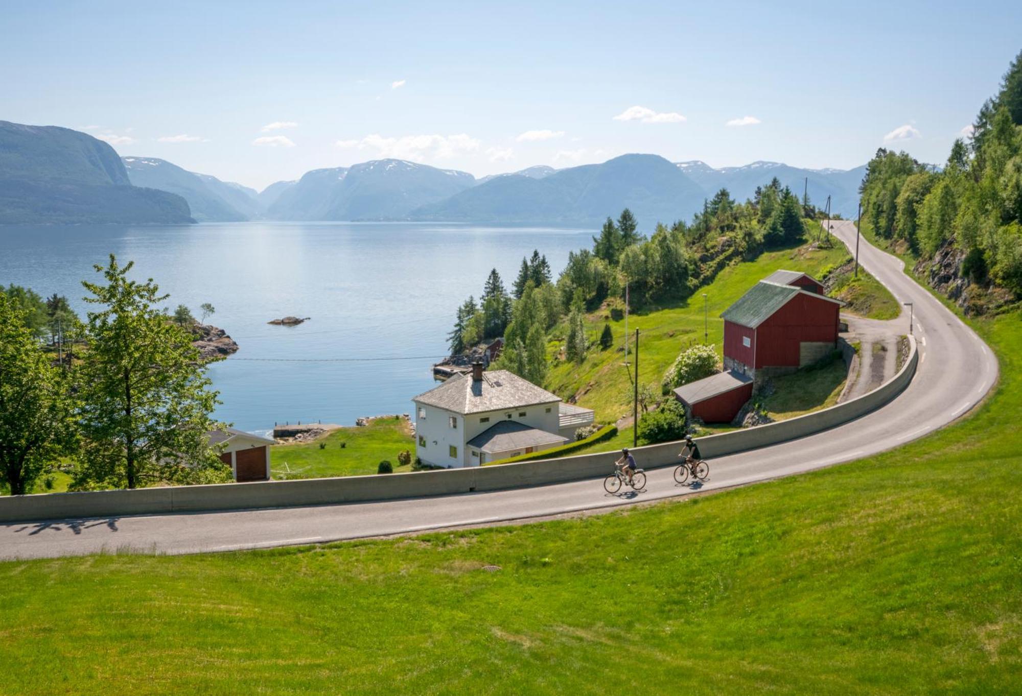 Bosdalhuset Villa Lavik  Bagian luar foto